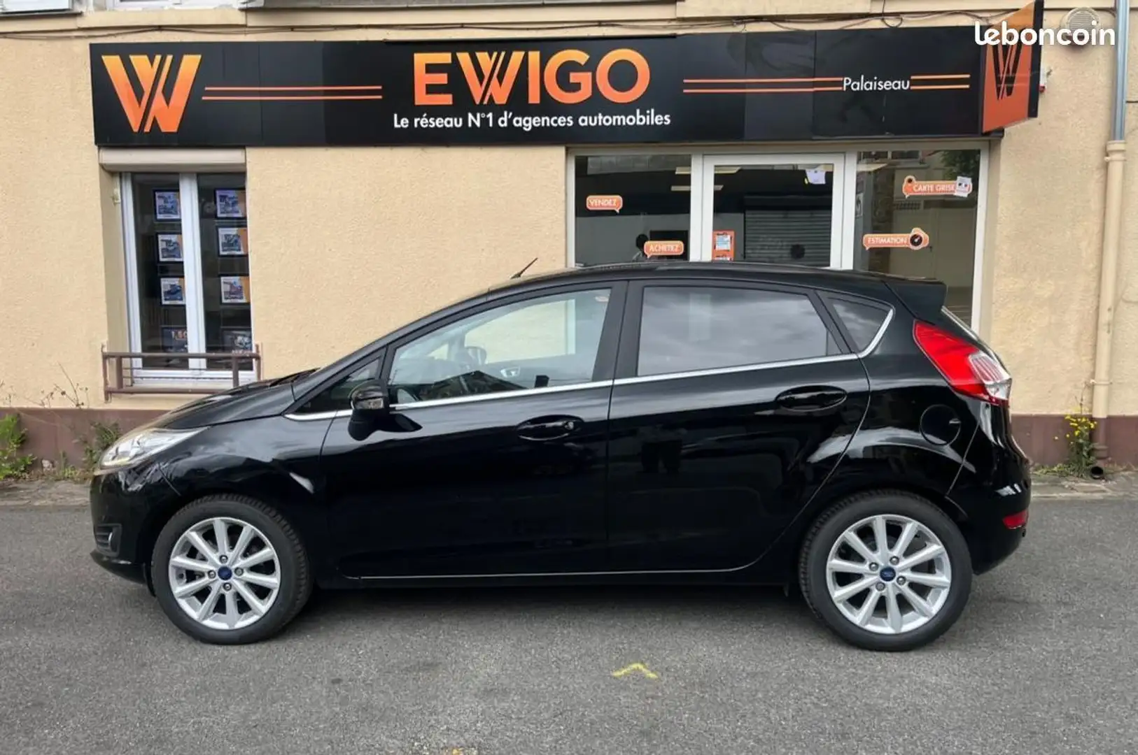 Ford Fiesta 1.0 SCTI 100 TITANIUM Zwart - 2