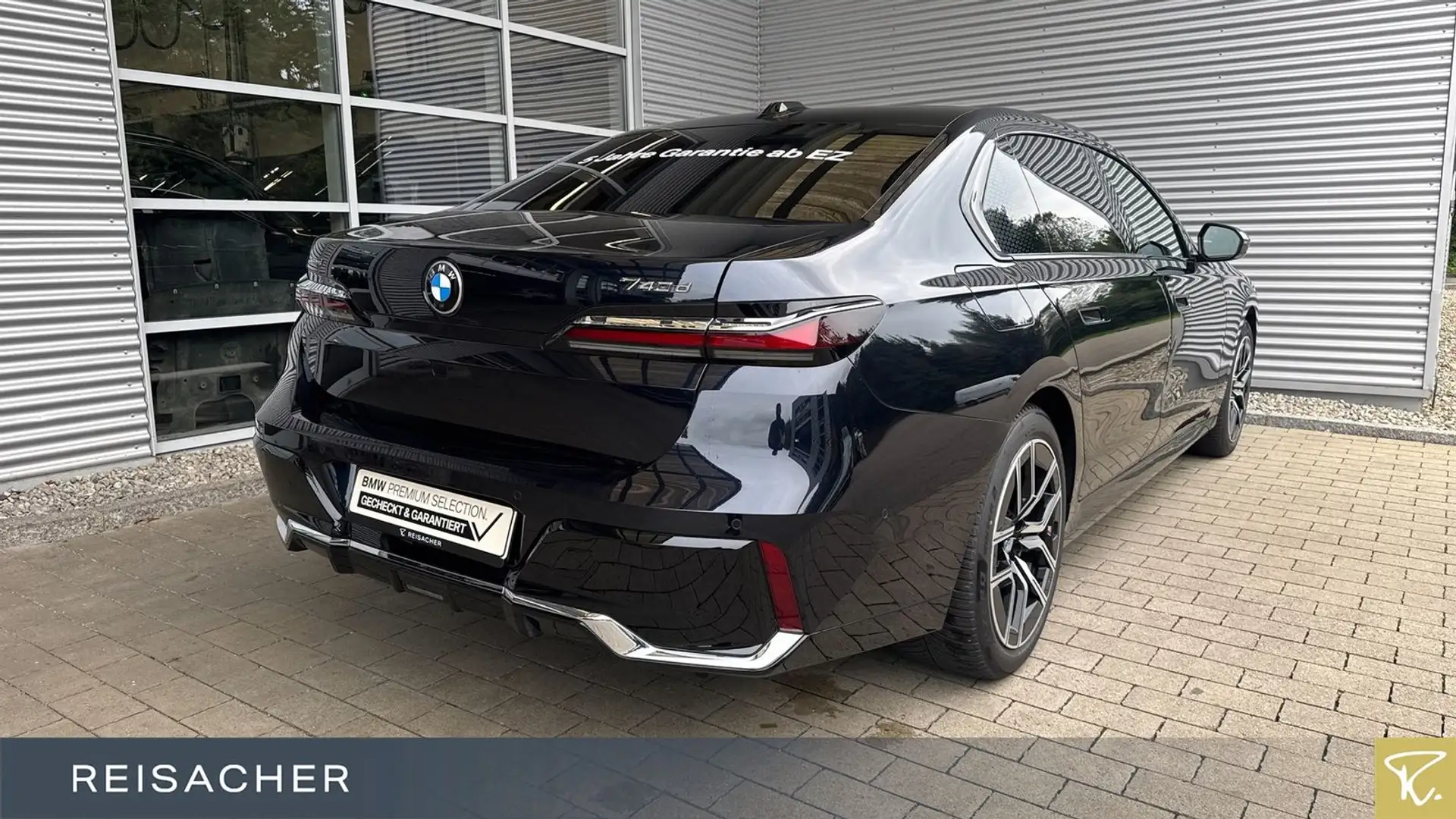 BMW 740 d xDr.M-Sport Navi StdHz ACC HUD TV NP 139 T Schwarz - 2