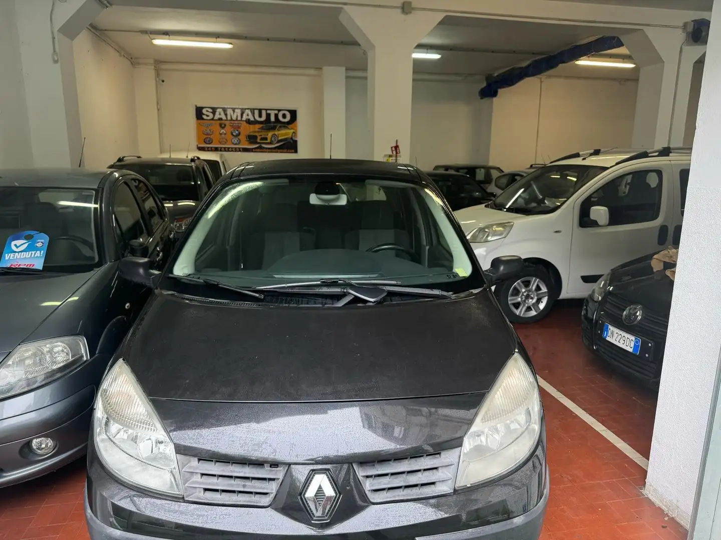Renault Grand Scenic Grand Scenic II 1.6 16v (luxe dynamique) 7POSTI Noir - 1