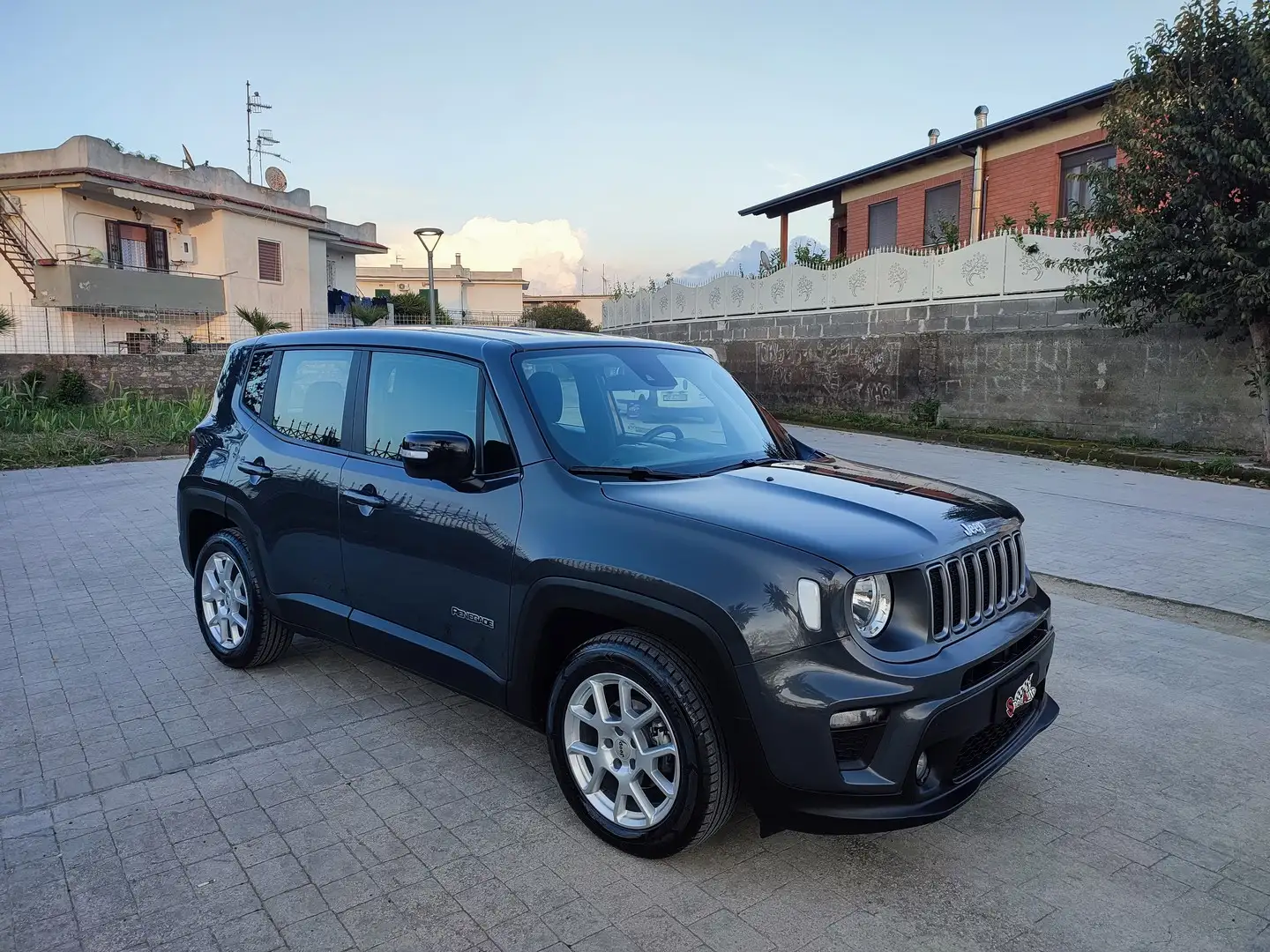 Jeep Renegade LIMITED 1.6 MJET 130 CV SCHERMO GRANDE DA VETRINA Grau - 2