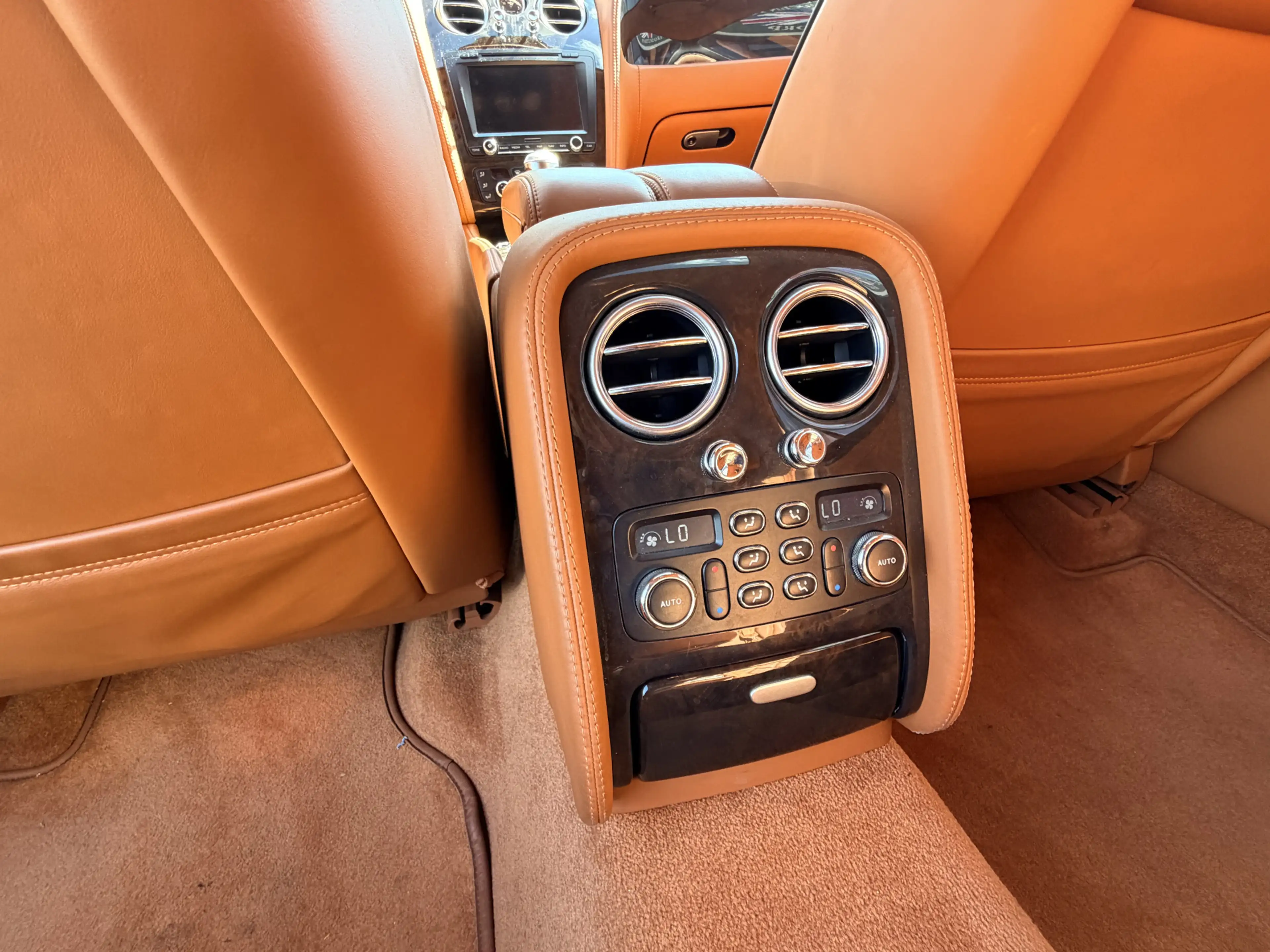 Bentley Flying Spur Continental 6.0 W12 61dkm! — photo 9