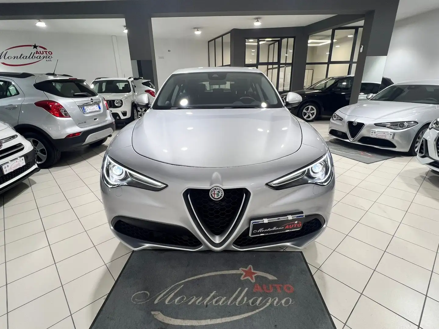 Alfa Romeo Stelvio 2.2 Turbodiesel 190 CV AT8 Q4 Business Argento - 2