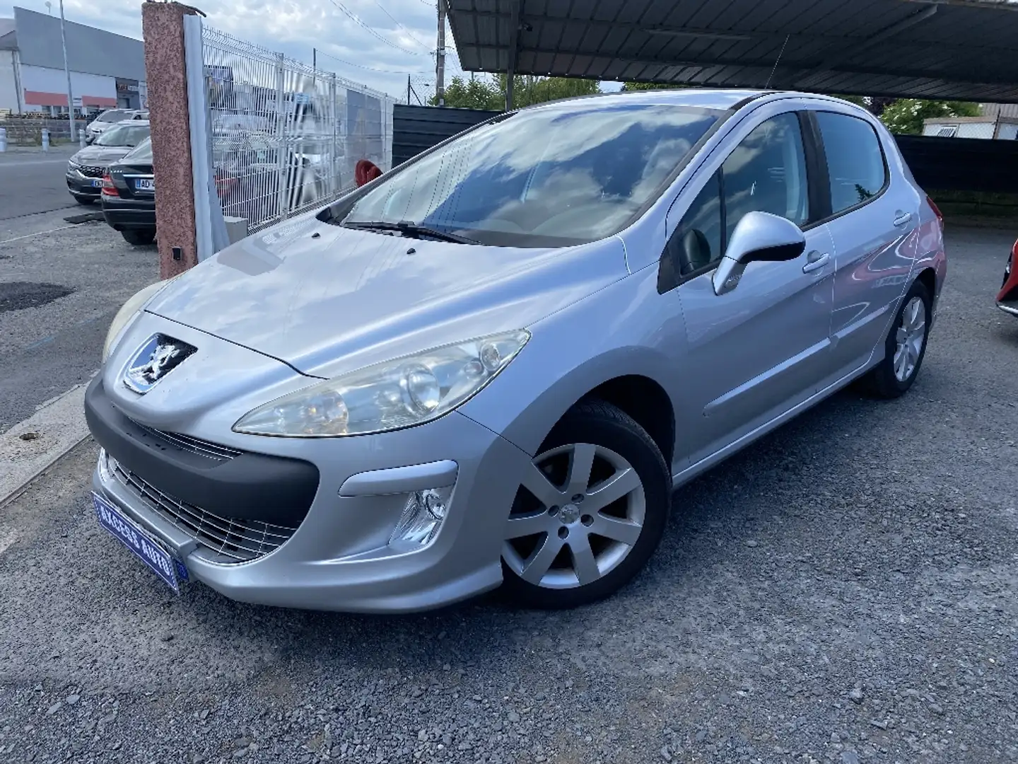 Peugeot 308 1.6 HDi 112ch BVM6 Premium - 1