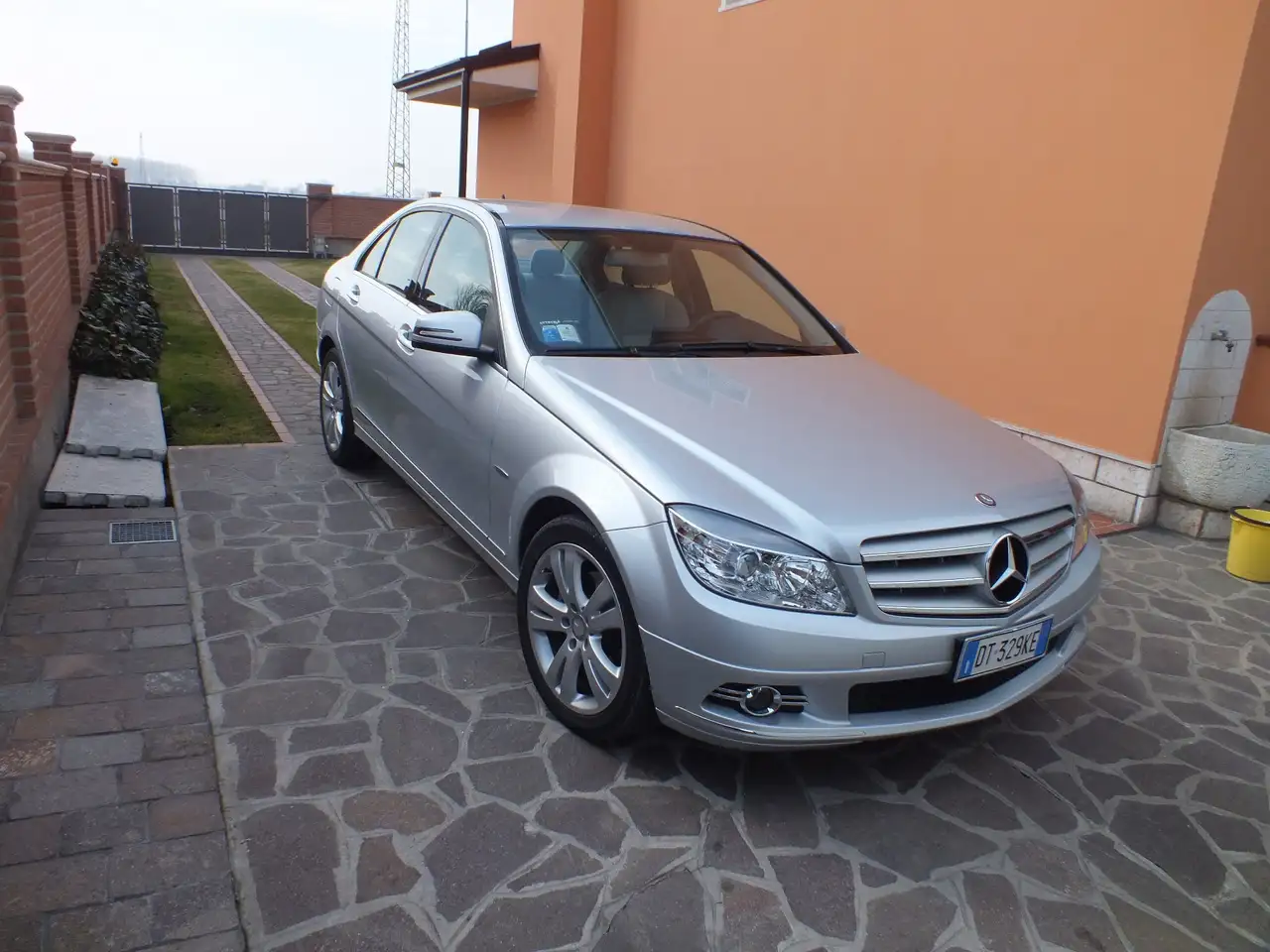 Mercedes-Benz 220