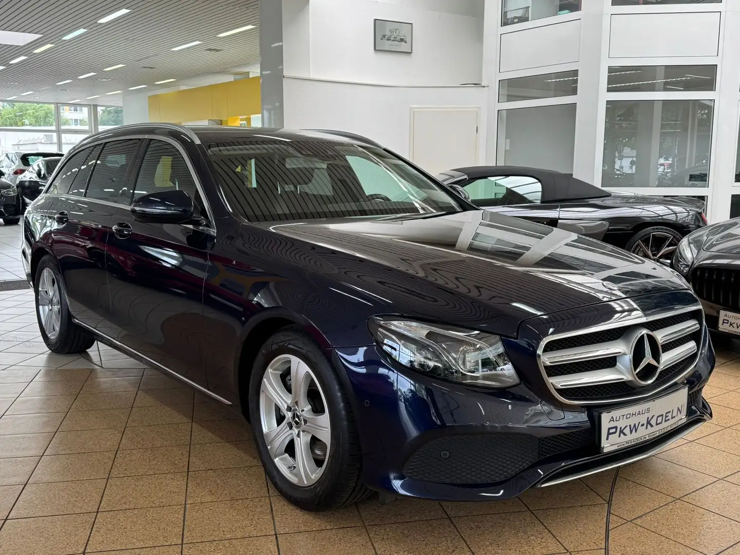 Mercedes-Benz E 220 d 4M *HuD*KAMERA*WiDE*STAND.HZ*LED*ToTW* Blau - 2