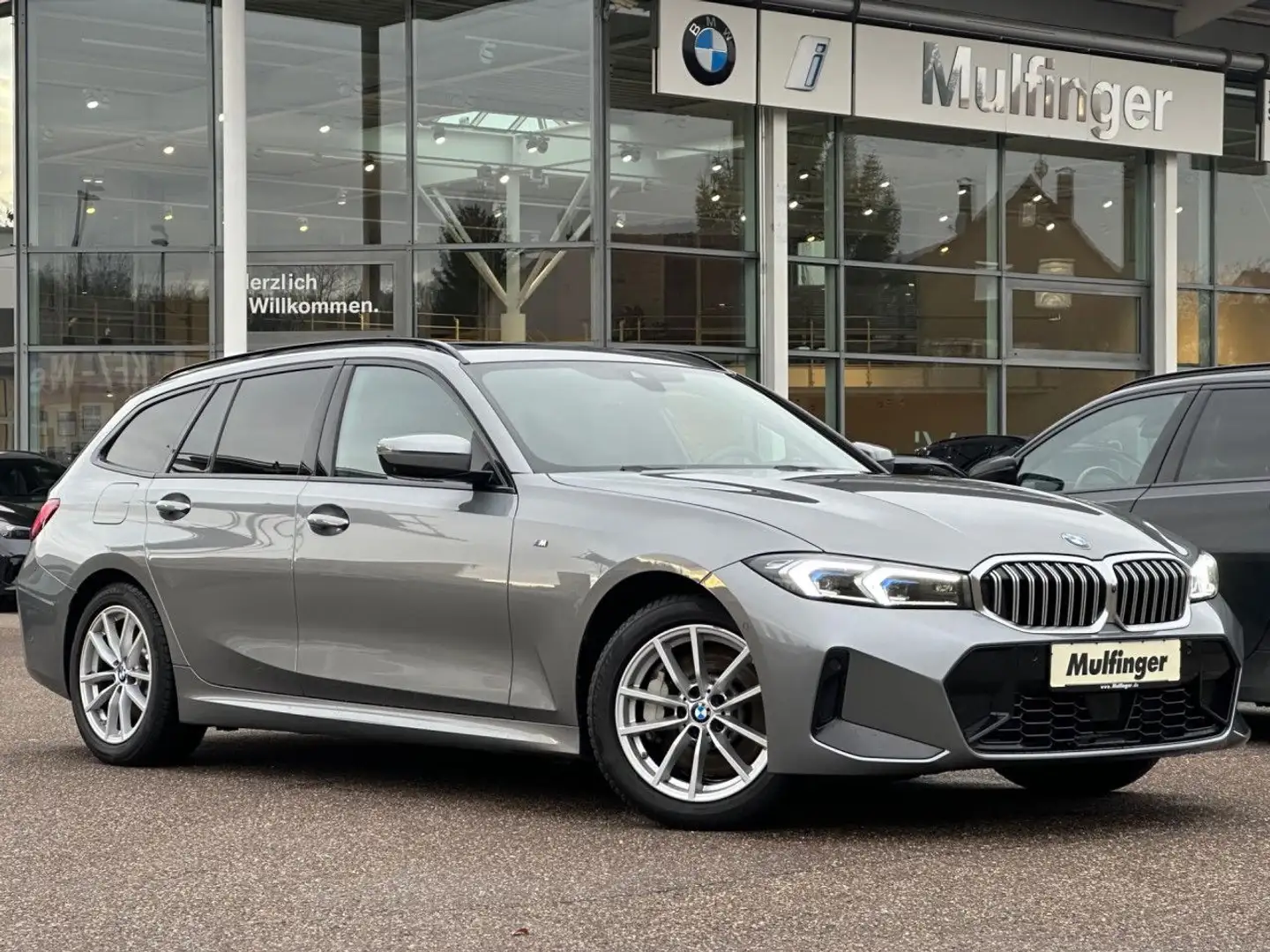 BMW 330 d xDr.T.M Sport PanoD.AHK ACC HUD Lenkradh.P+ Grau - 2