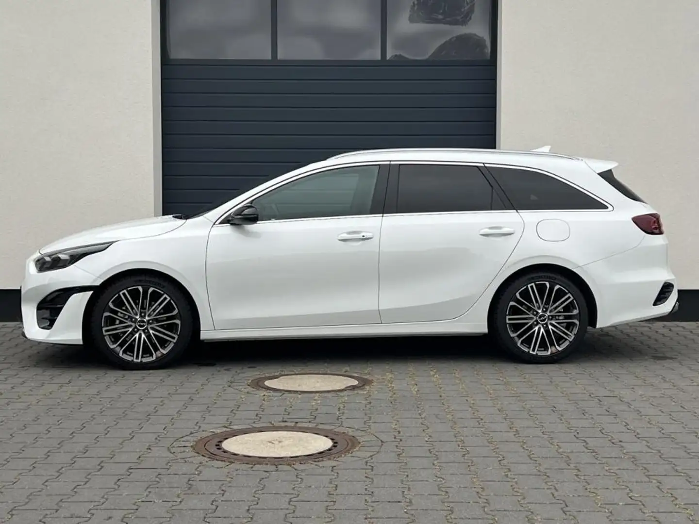 Kia Ceed SW / cee'd SW Sportswagon GT-PlusLine 1,5 T-GDi DCT7 103KW 10... Weiß - 1