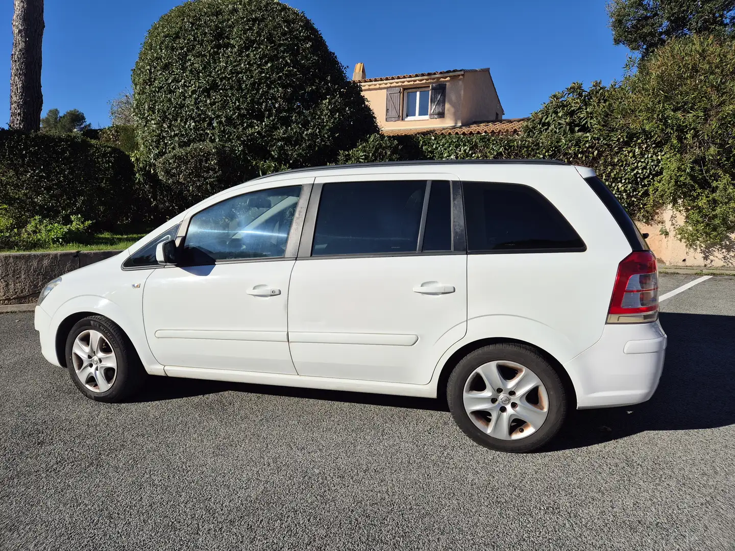 Opel Zafira Blanc - 2