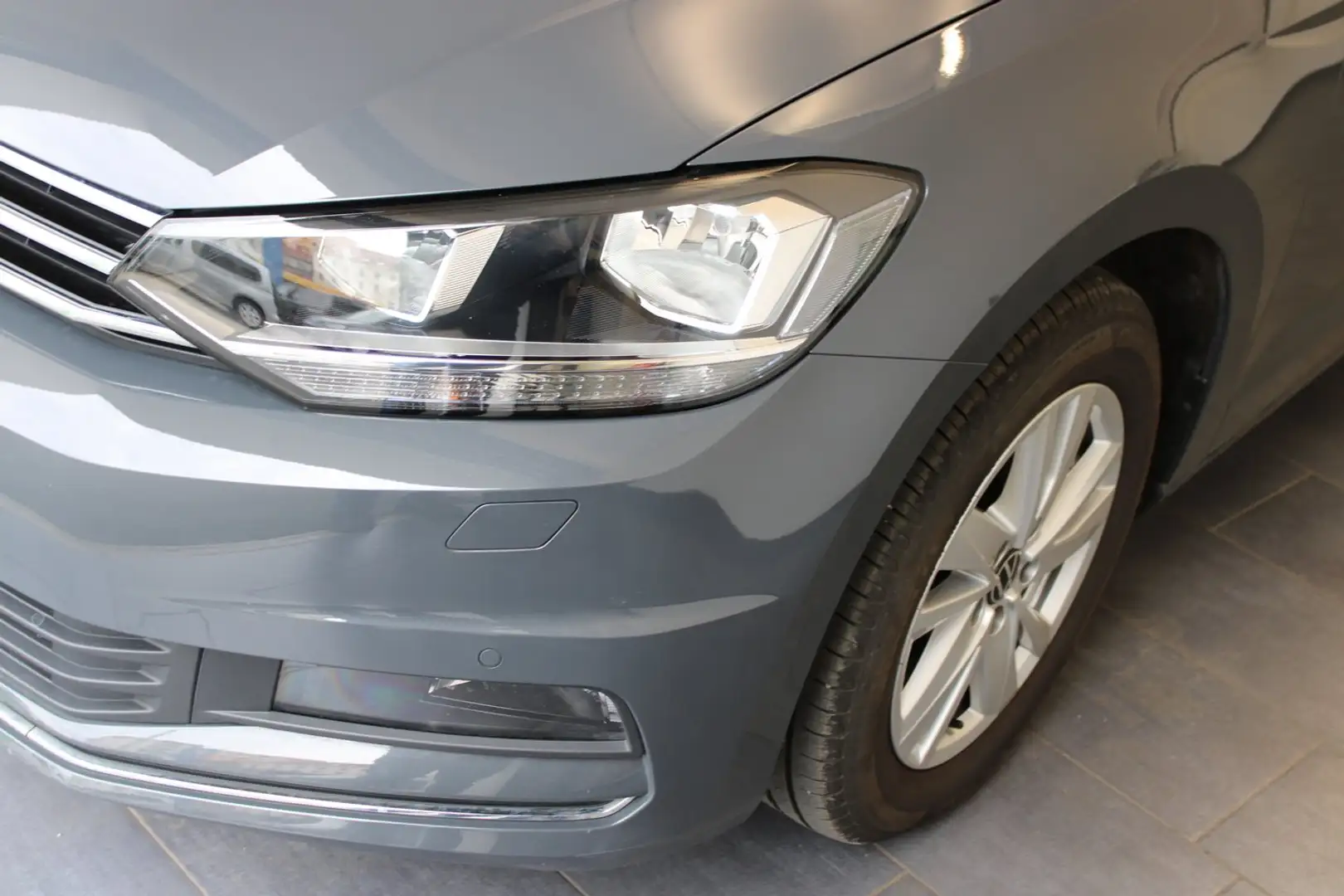 Volkswagen Touran Highline TSI DSG Grau - 2