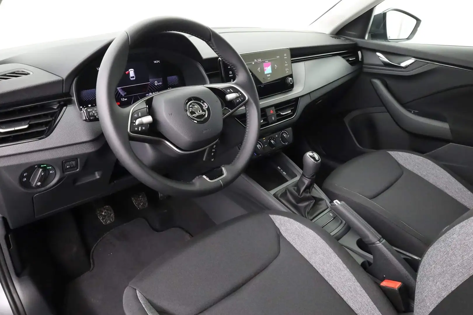 Skoda Scala Essence 1.0 TSI 95 pk | Apple Carplay / Android Au Šedá - 2