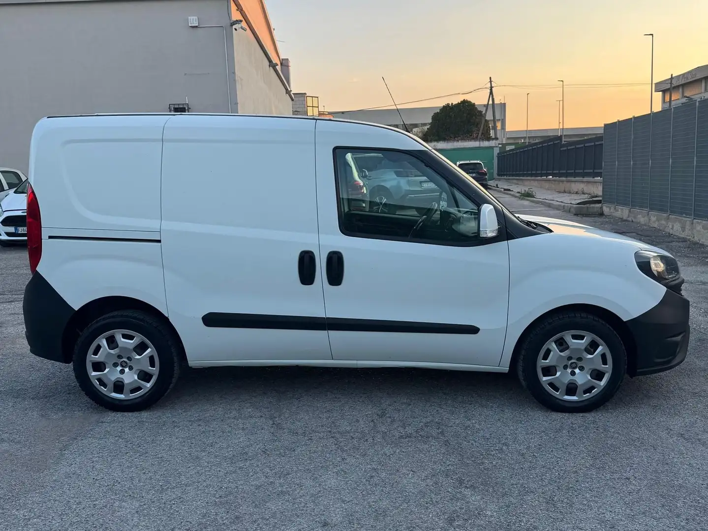 Fiat DOBLO' 1.6 M-JET 120CV FURGONE SX - 2019 Bianco - 2