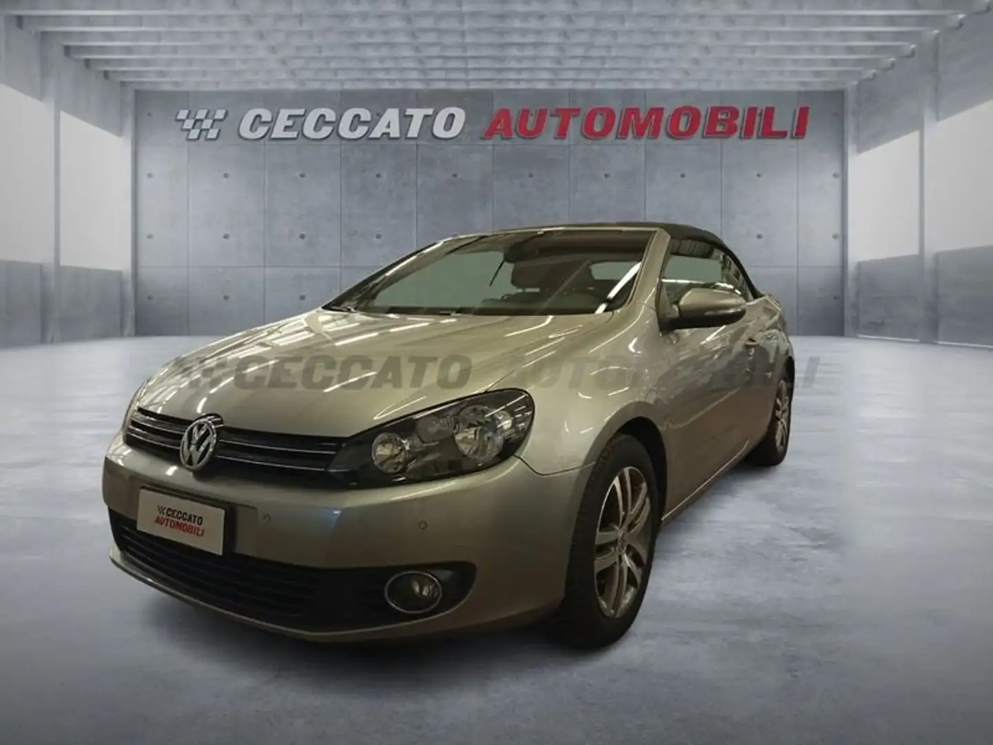 Volkswagen Golf VI Cabrio 1.6 tdi 105cv Grigio - 1