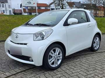 iQ 1.33i VVT-i Premium Multidrive