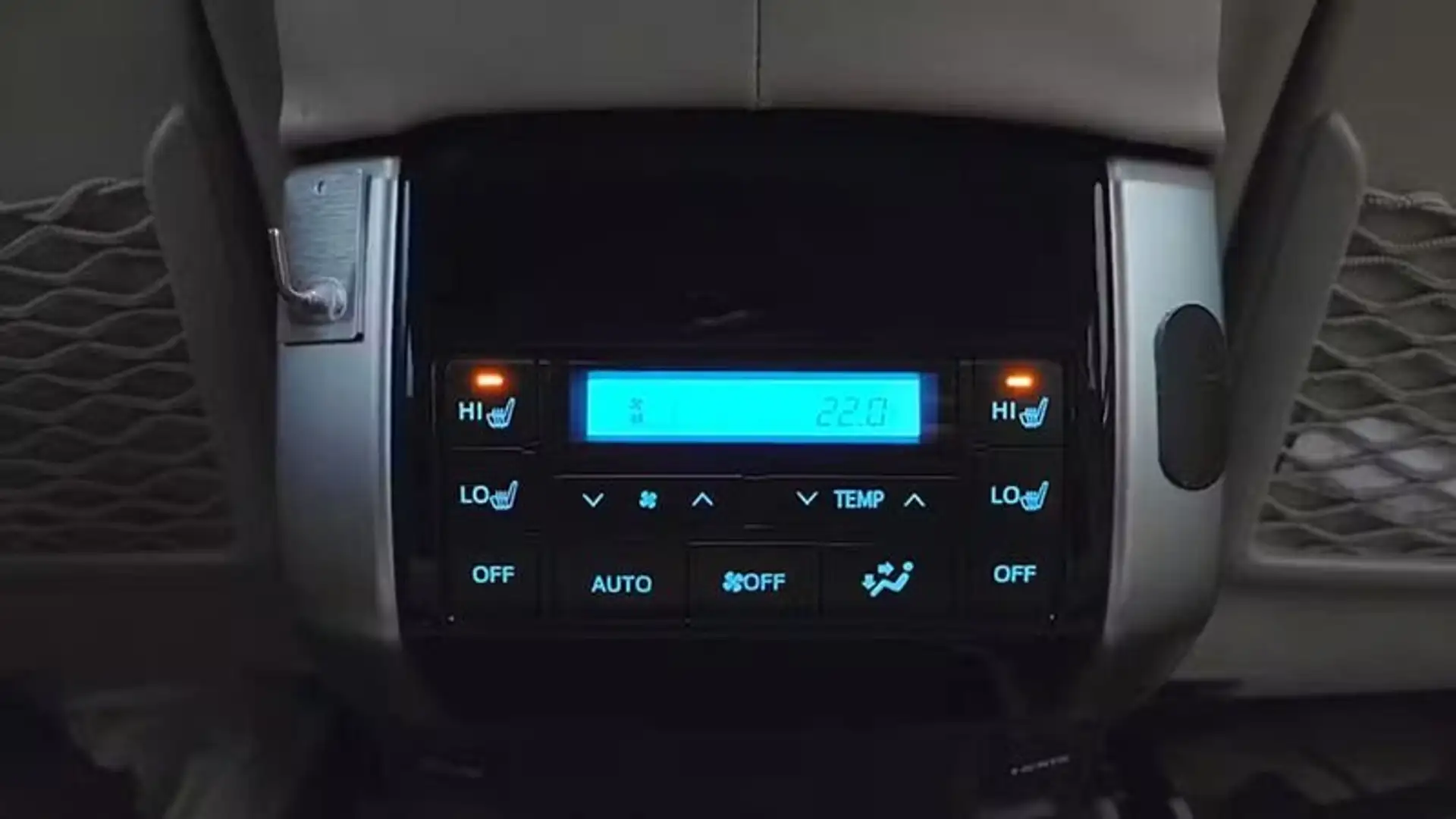 Toyota Land Cruiser - 2