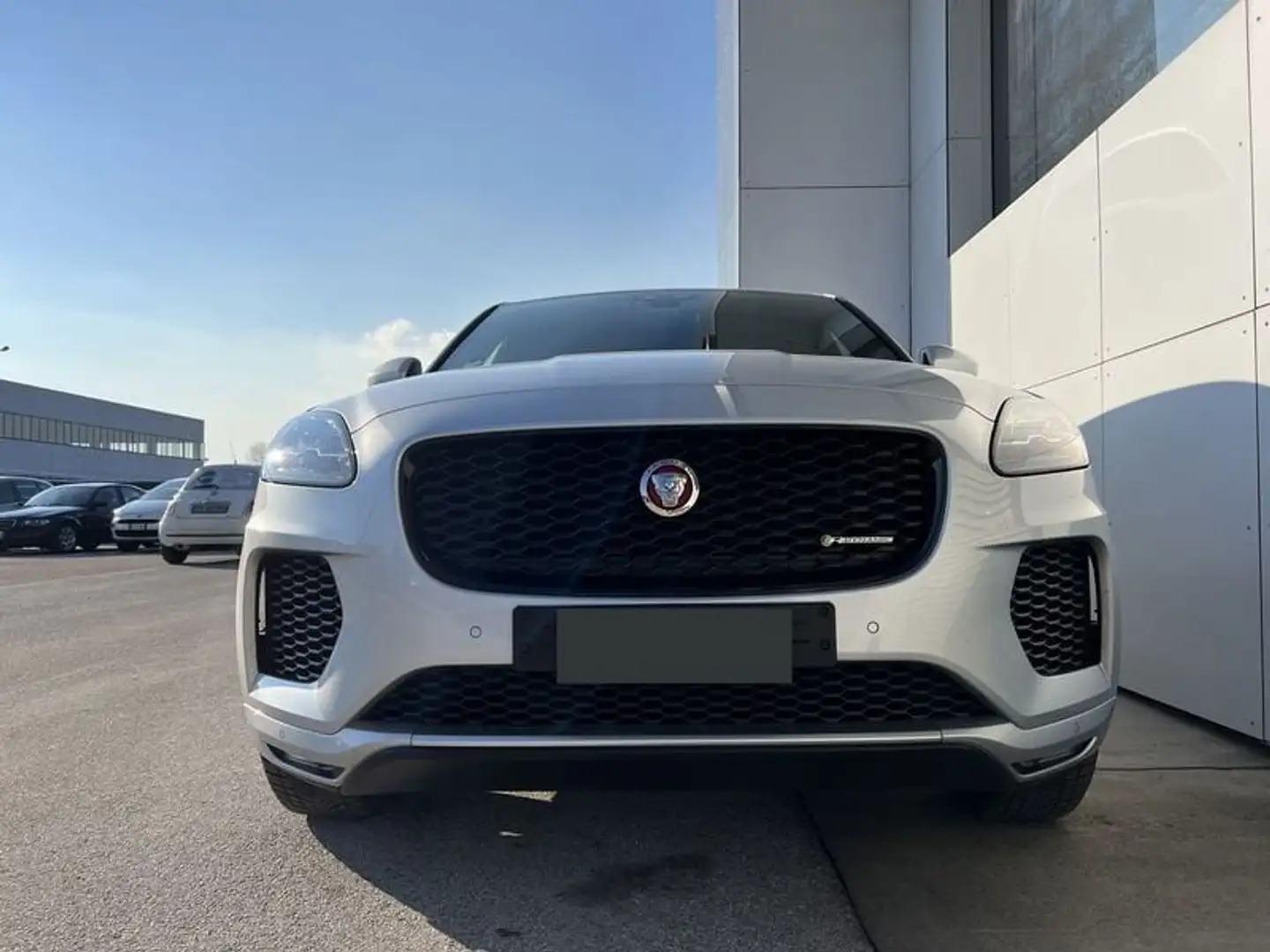 Jaguar E-Pace 2.0D 180 CV AWD Auto R-Dynamic SE Argento - 2