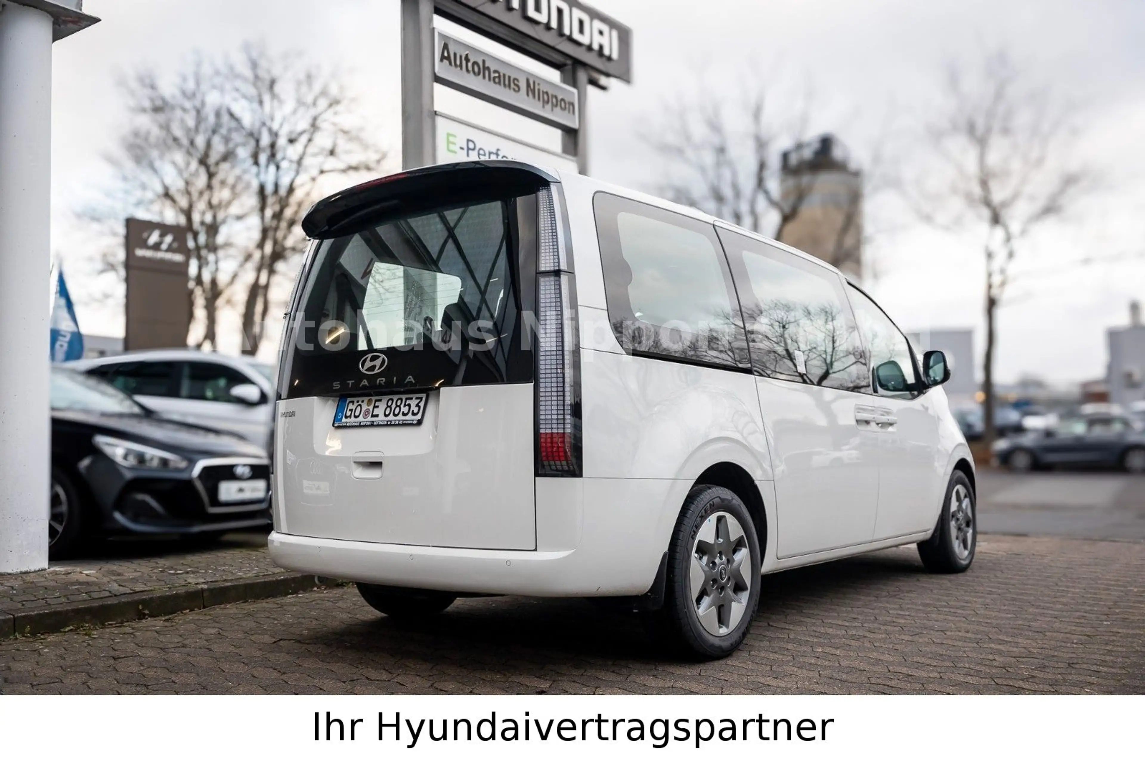 Hyundai STARIA Trend Hybrid 2WD 18"/PARK-P/EASY-ACCESS-P — photo 4
