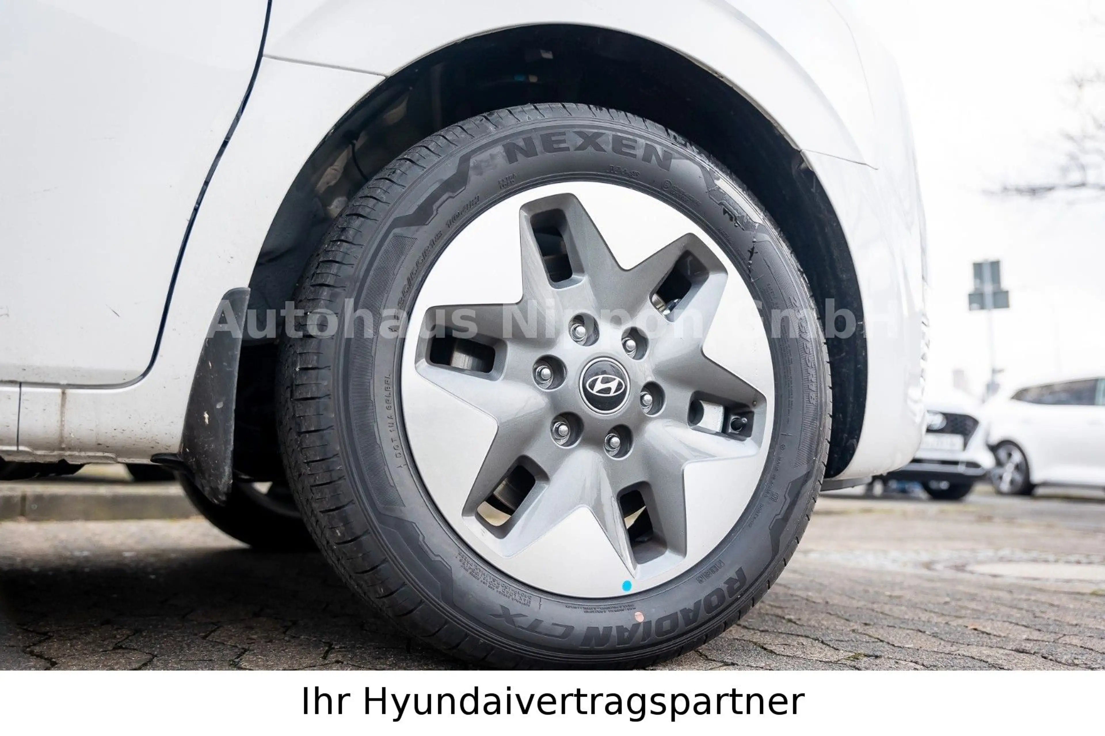 Hyundai STARIA Trend Hybrid 2WD 18"/PARK-P/EASY-ACCESS-P — photo 12