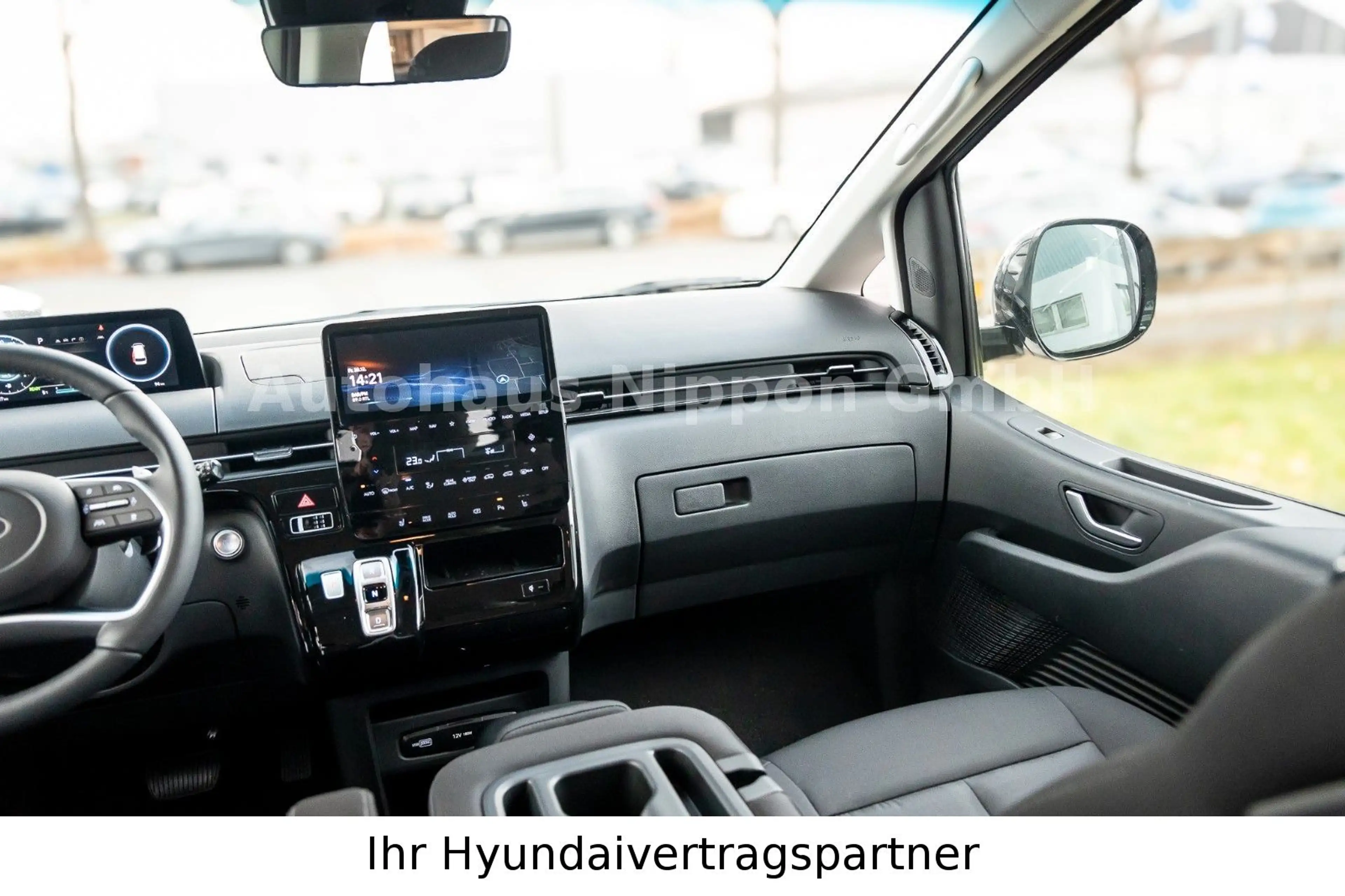 Hyundai STARIA Trend Hybrid 2WD 18"/PARK-P/EASY-ACCESS-P — photo 9