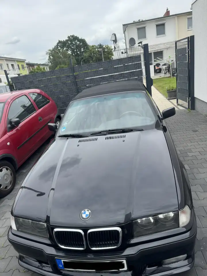 BMW 320i Exclusiv Edition, foto 1