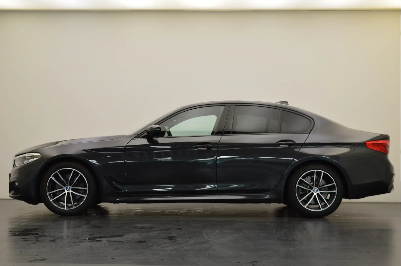 BMW 520 5 Serie 520i High Executive M Sport Automaat / Sch Grijs - 2