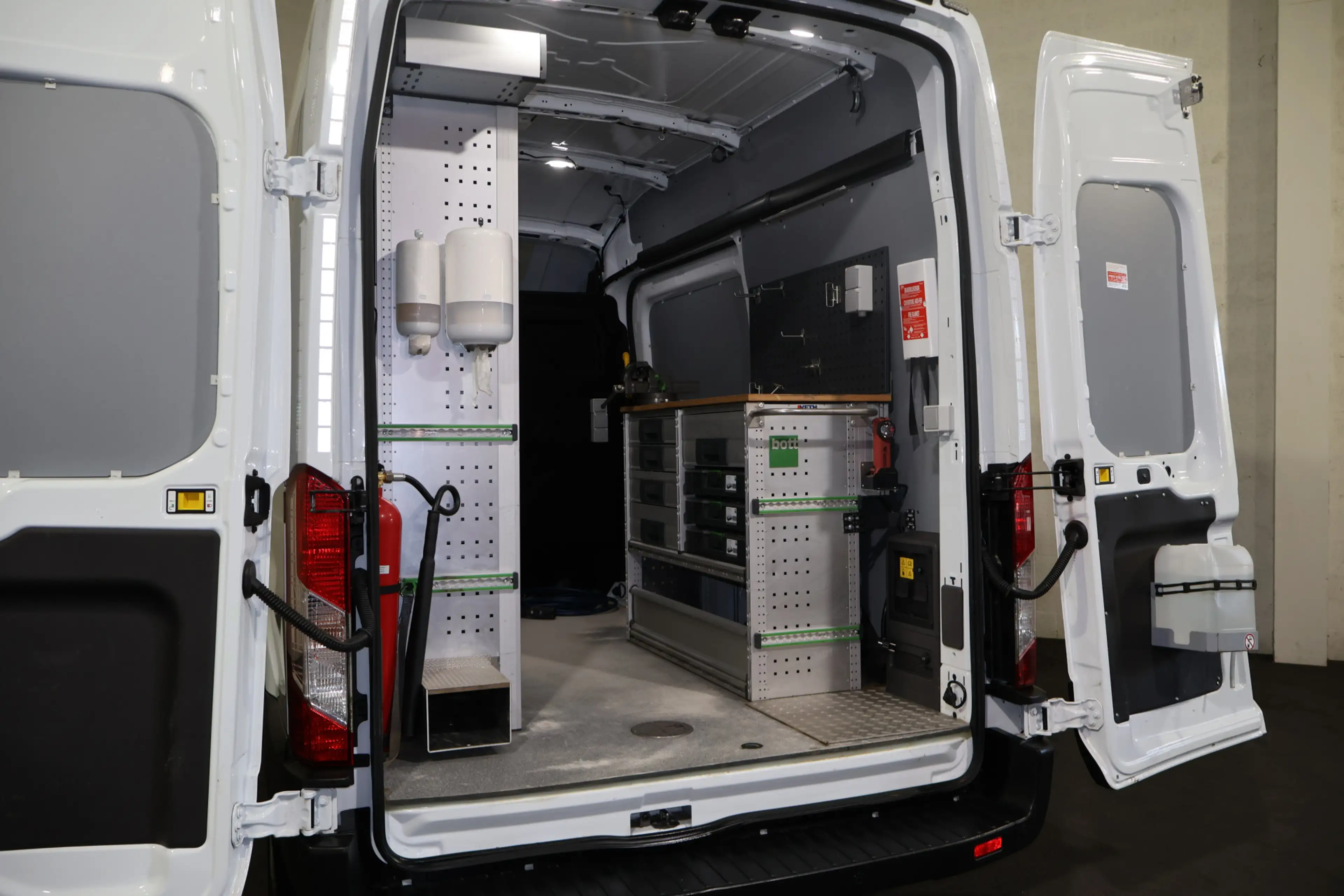 Ford E-Transit 350 L2 H3 Trend 68 kWh Bott Vario Inrichting — photo 13