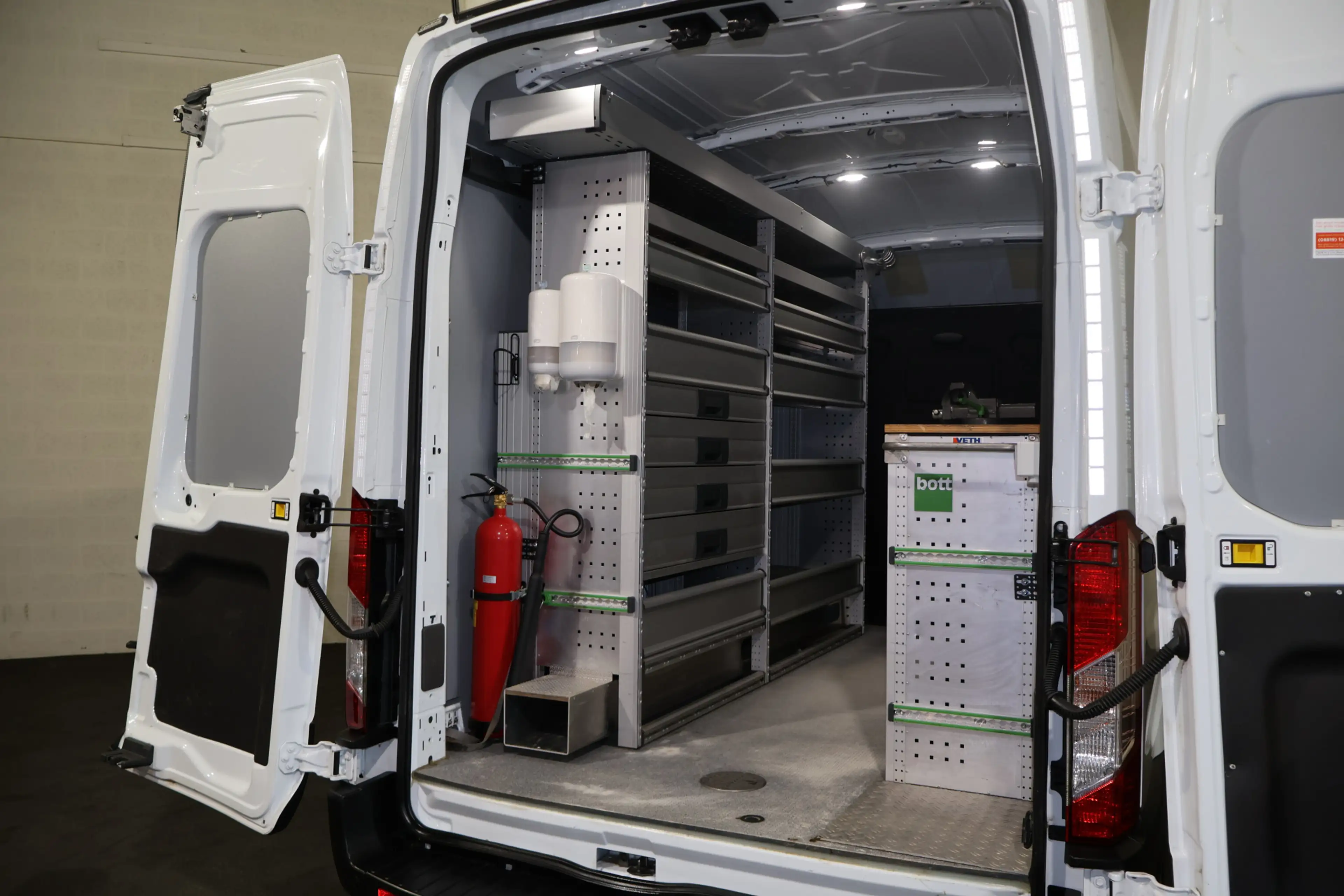 Ford E-Transit 350 L2 H3 Trend 68 kWh Bott Vario Inrichting — photo 14