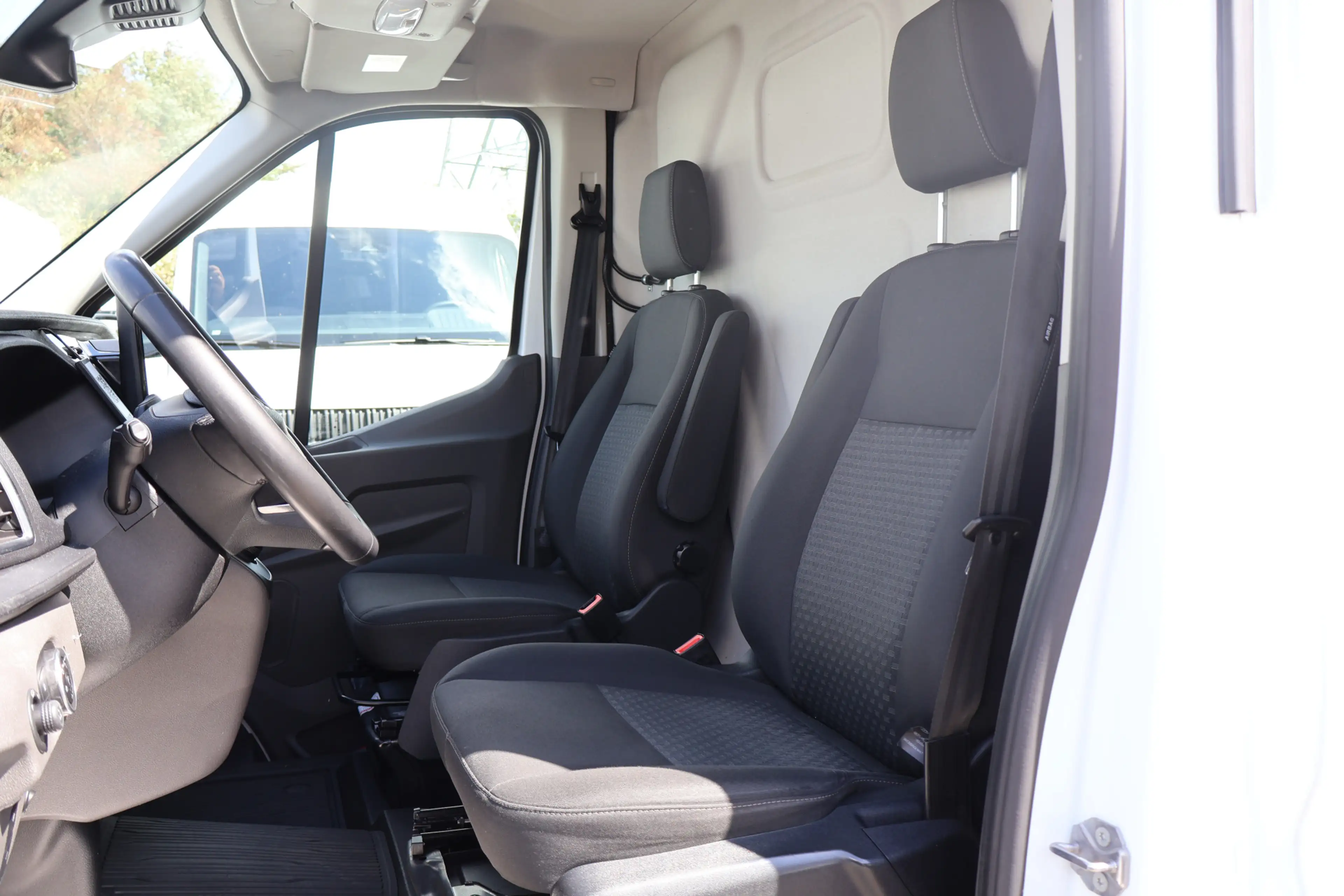 Ford E-Transit 350 L2 H3 Trend 68 kWh Bott Vario Inrichting — photo 2