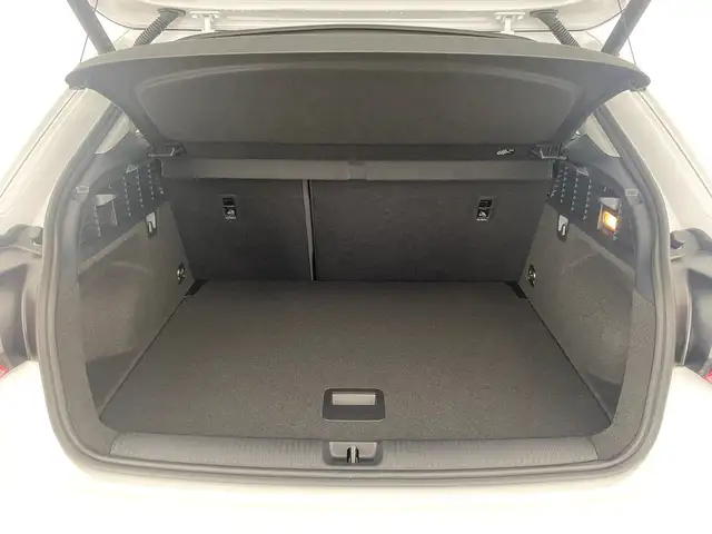 Audi Q2 view 7