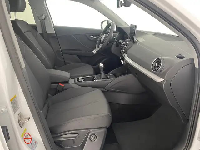 Audi Q2 view 10
