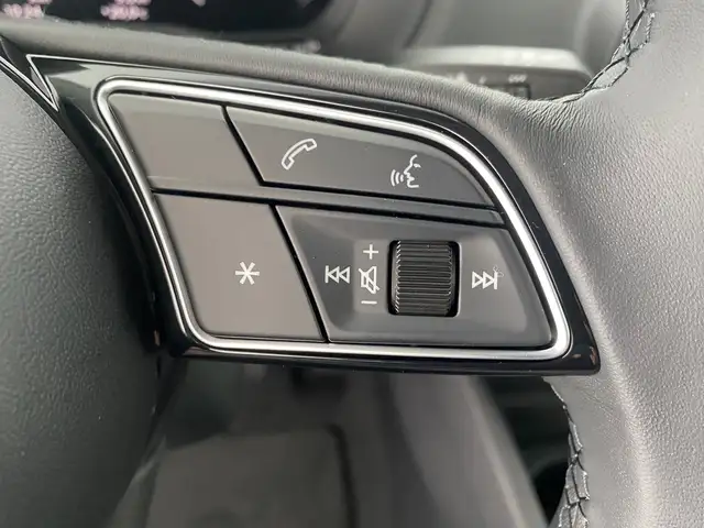 Audi Q2 view 15
