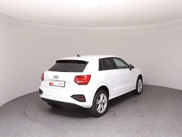 Audi Q2 view 4
