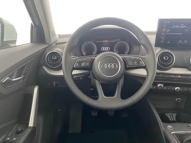 Audi Q2 view 12