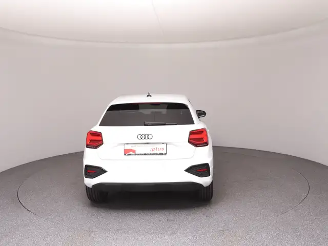 Audi Q2 view 6