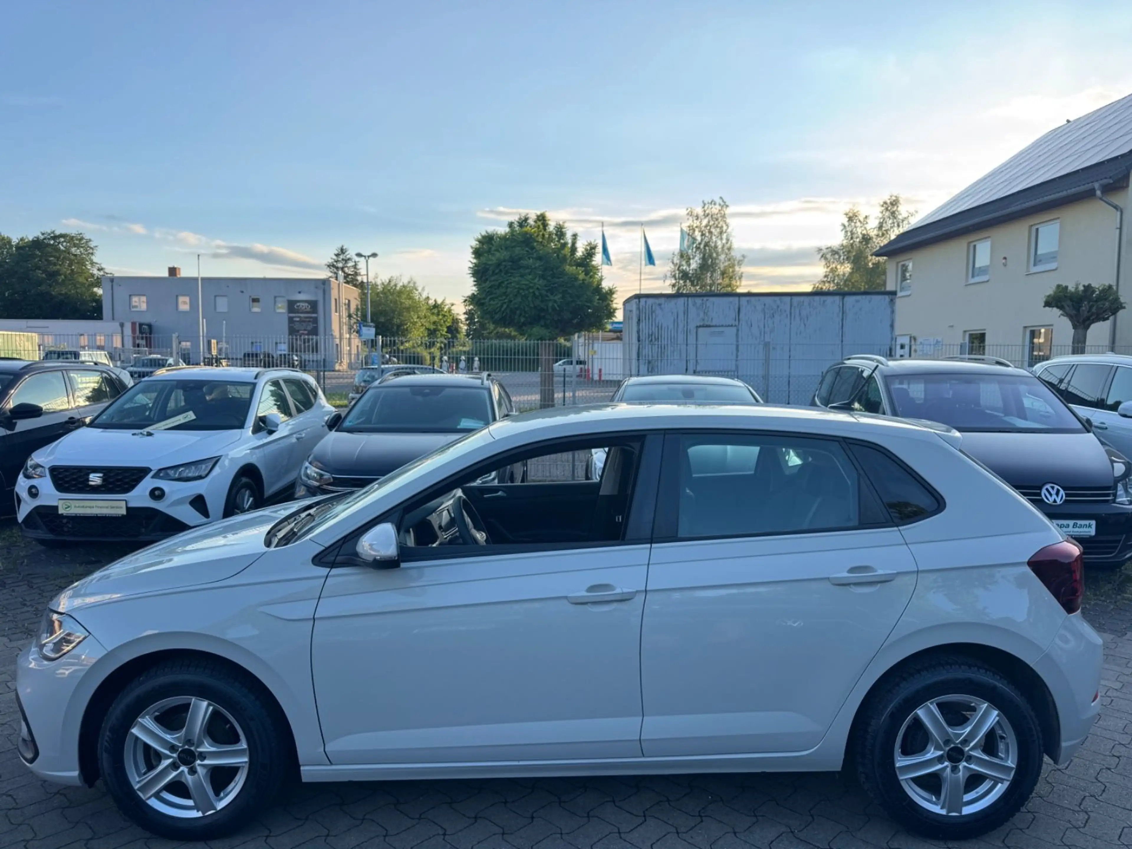 Volkswagen Polo VI Life — photo 8