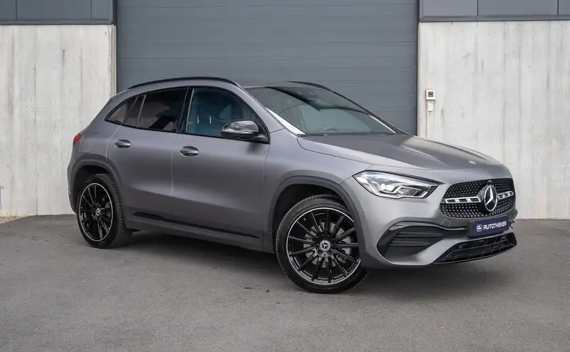 MERCEDES-BENZ Gla