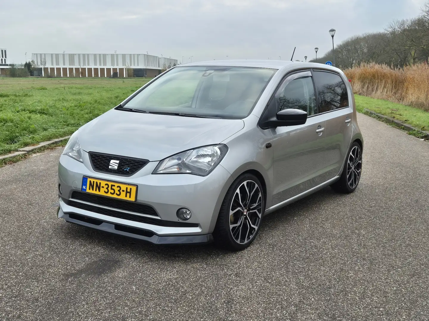SEAT Mii 1.0 Sport Connect Grijs - 1