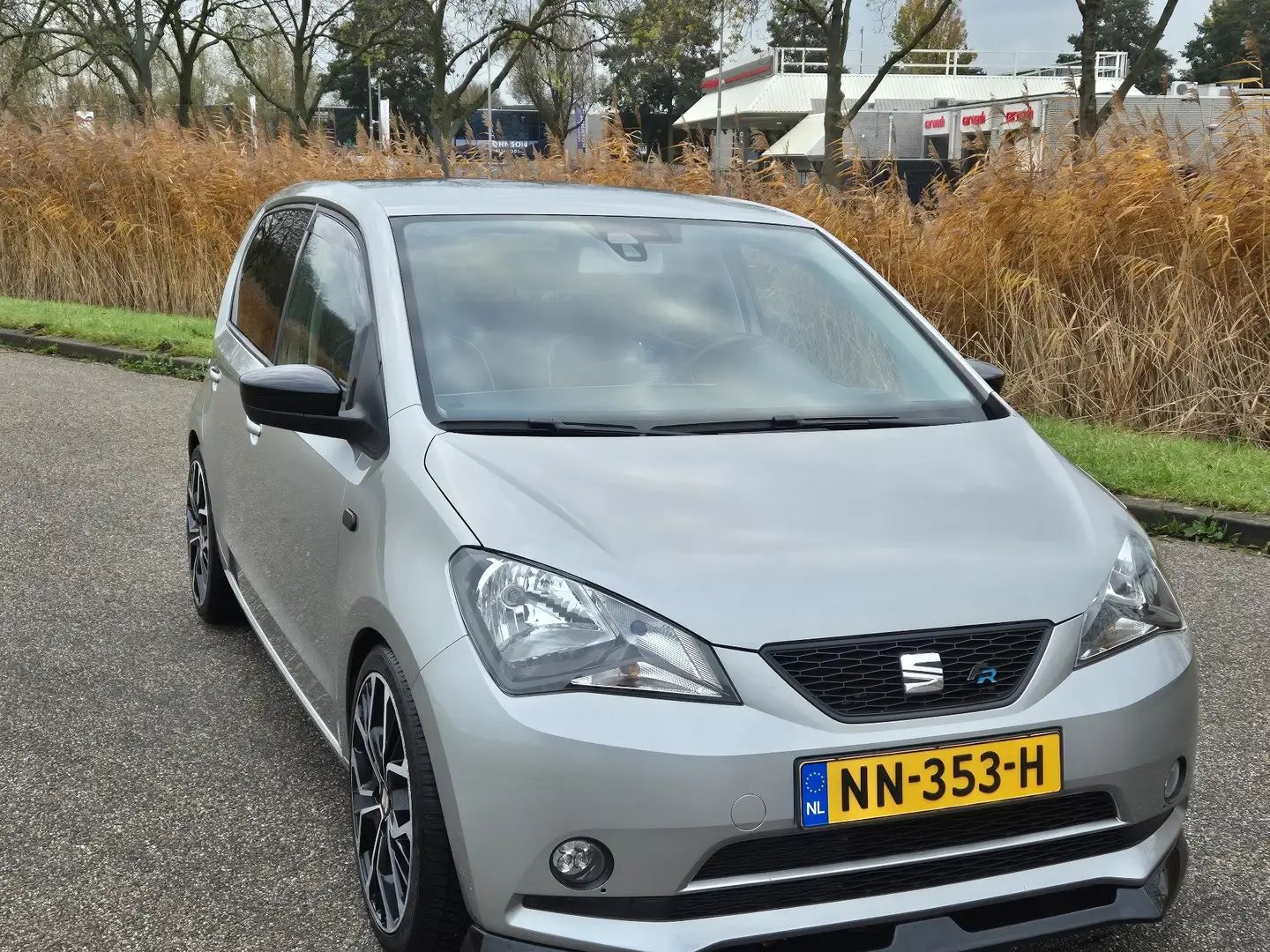 SEAT Mii 1.0 Sport Connect Grijs - 2