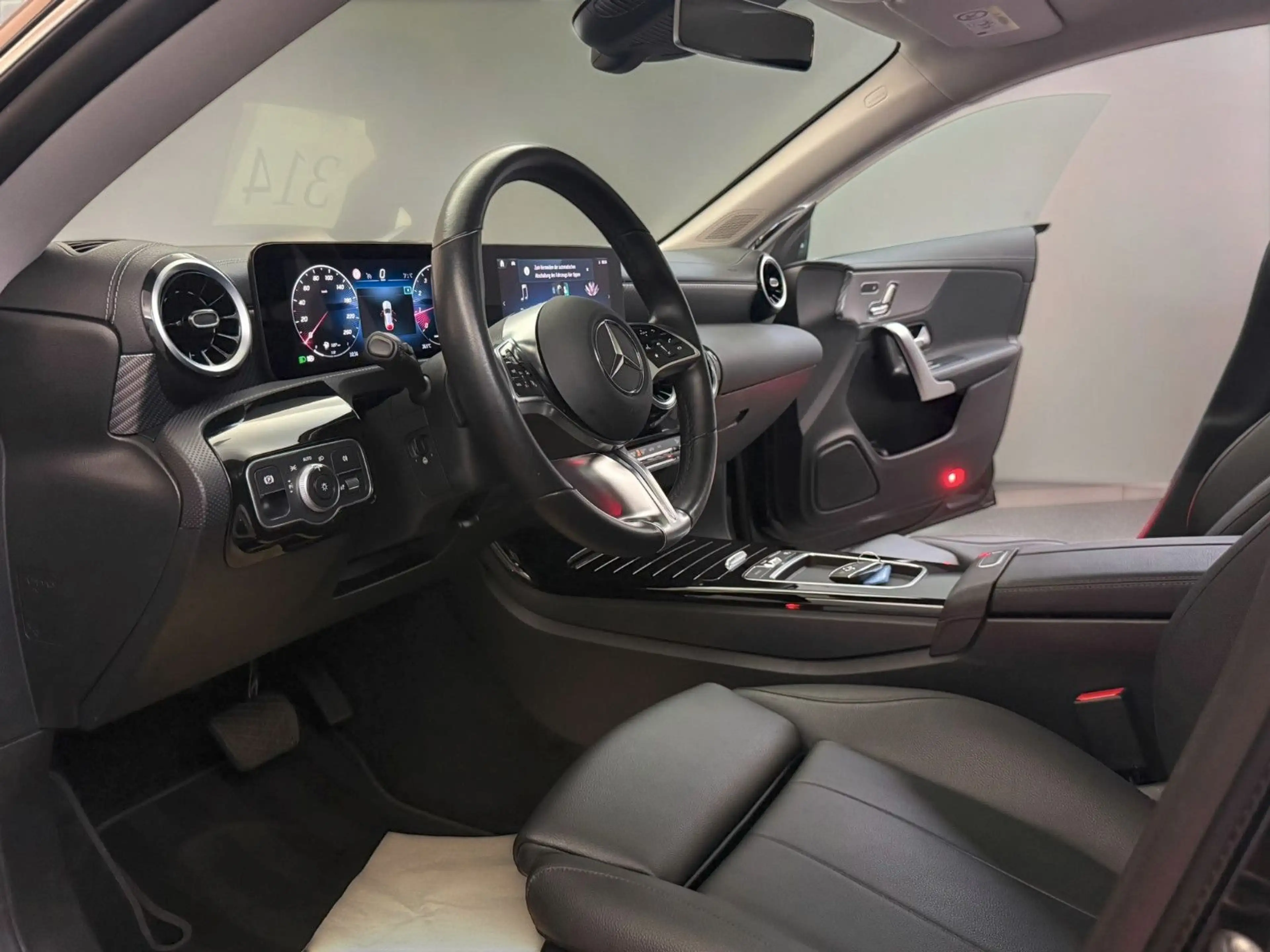 Mercedes-Benz CLA 180 MOD24*WIDE*PANO*KAM*MEMO — photo 9