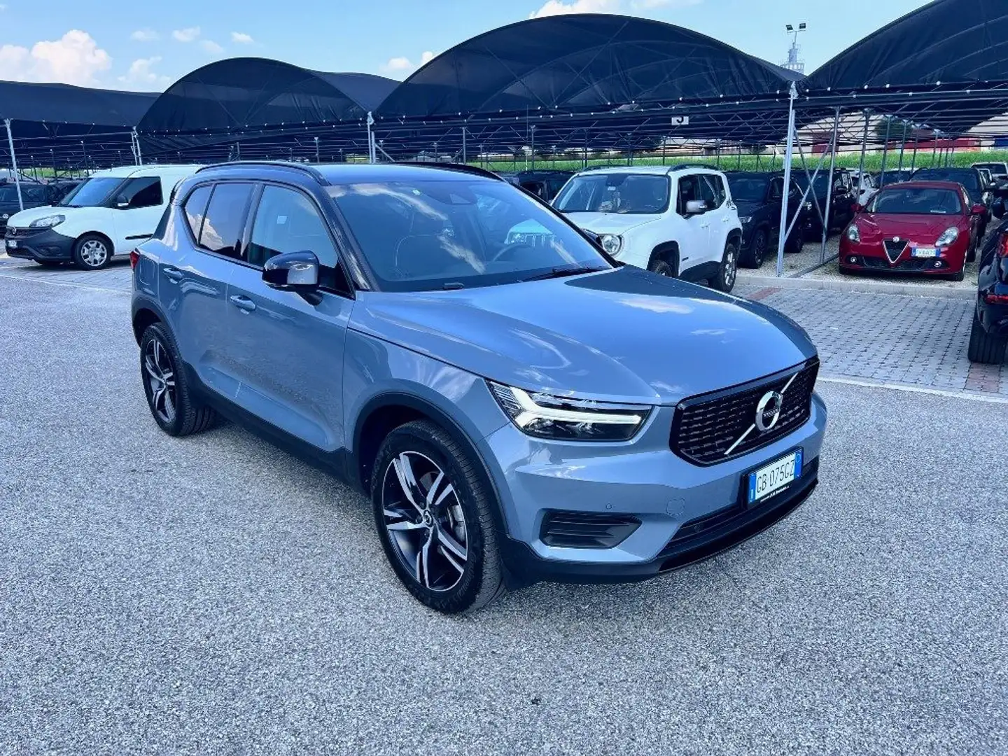 Volvo XC40 T5 AWD Geartronic R-design Blu/Azzurro - 2