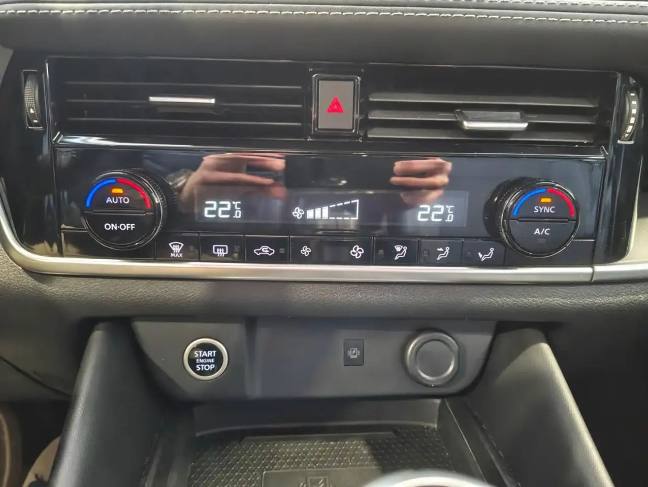 Nissan Qashqai MHEV 140 CV N-CONNECTA 10
