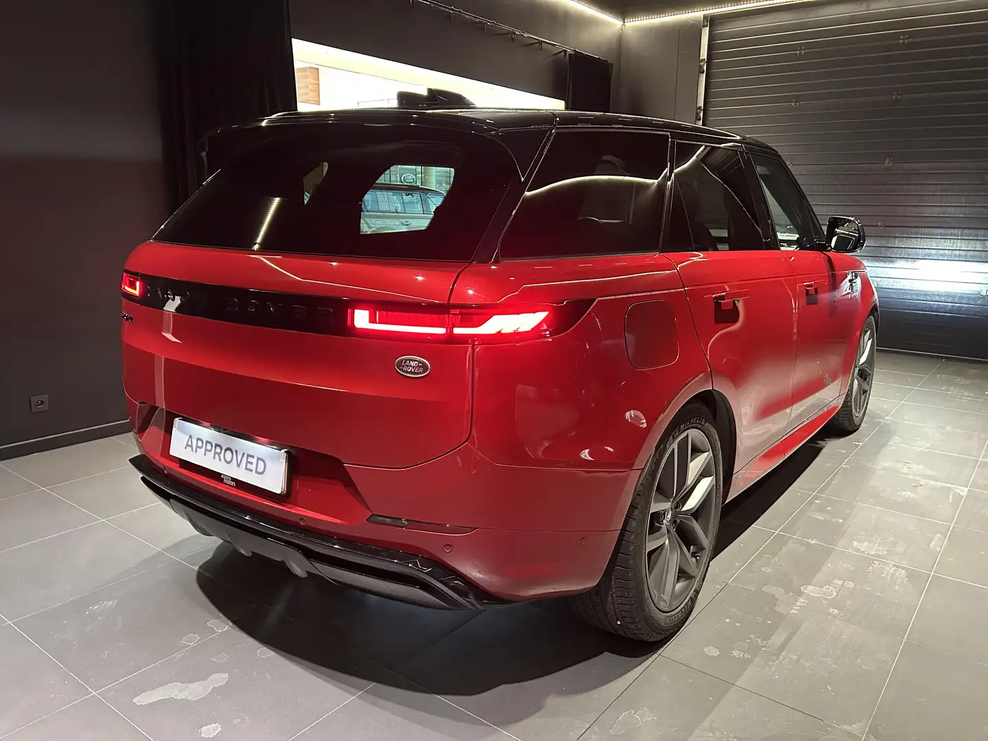 Land Rover Range Rover Sport New D350 First Edition LICHTE VRACHT Rouge - 2