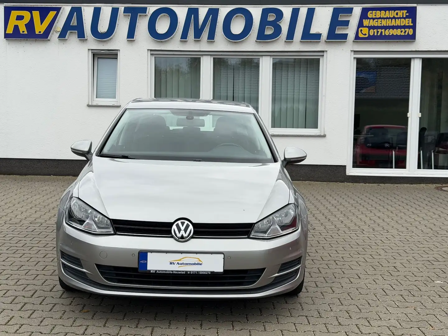 Volkswagen Golf VII Lim. Comfortline BMT Silber - 1