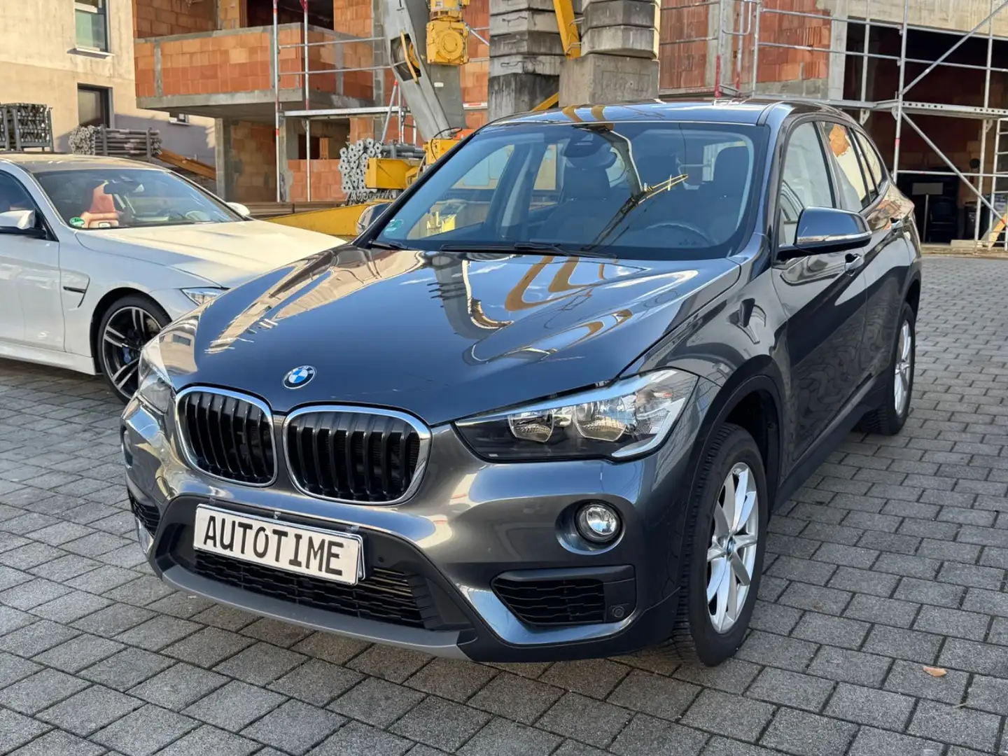 BMW X1 sDrive20i Advantage Aut.|PDC|AHK|TEMP.|1.Hand Gris - 1