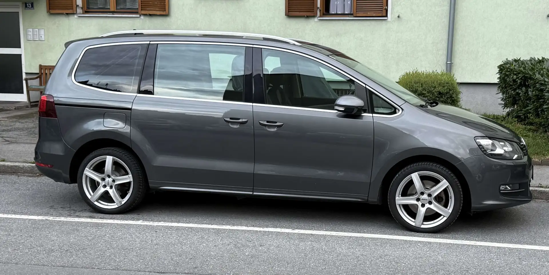Volkswagen Sharan 2.0 TDI 4MOTION (BlueMotion Technology) Highline - 2