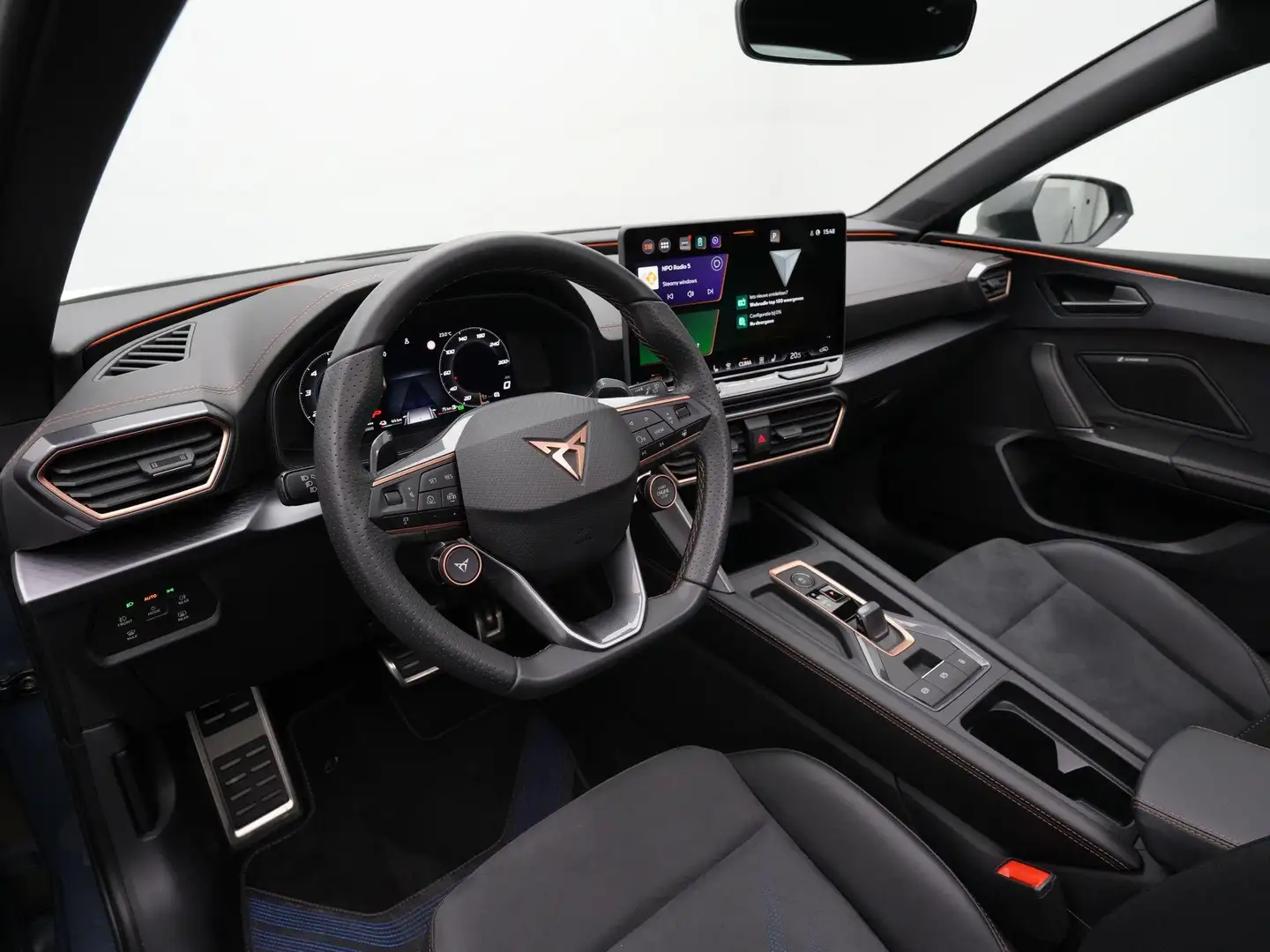 CUPRA Leon Sportstourer 1.5 TSI e-Hybrid 272 pk VZ Performanc Blauw - 2