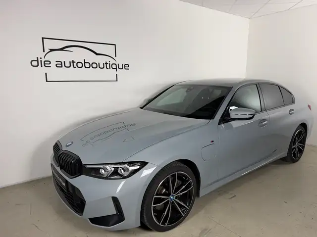 BMW 330 e xDrive M Sport // 19'' // Harman Kardon // ACC /