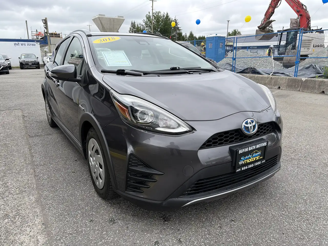 Toyota Prius c снимка Toyota Prius c