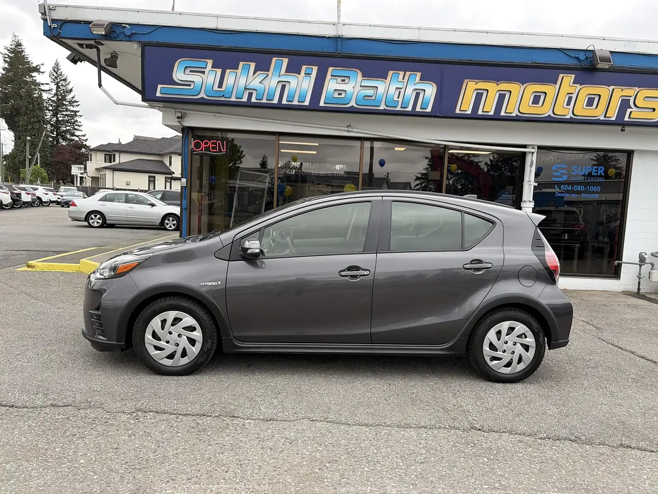 Toyota Prius c снимка Toyota Prius c