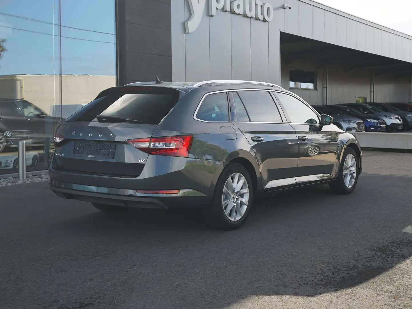 Skoda Superb Combi 1.4 T Hybrid DSG Memory Camera Leder Virtual Gris - 2