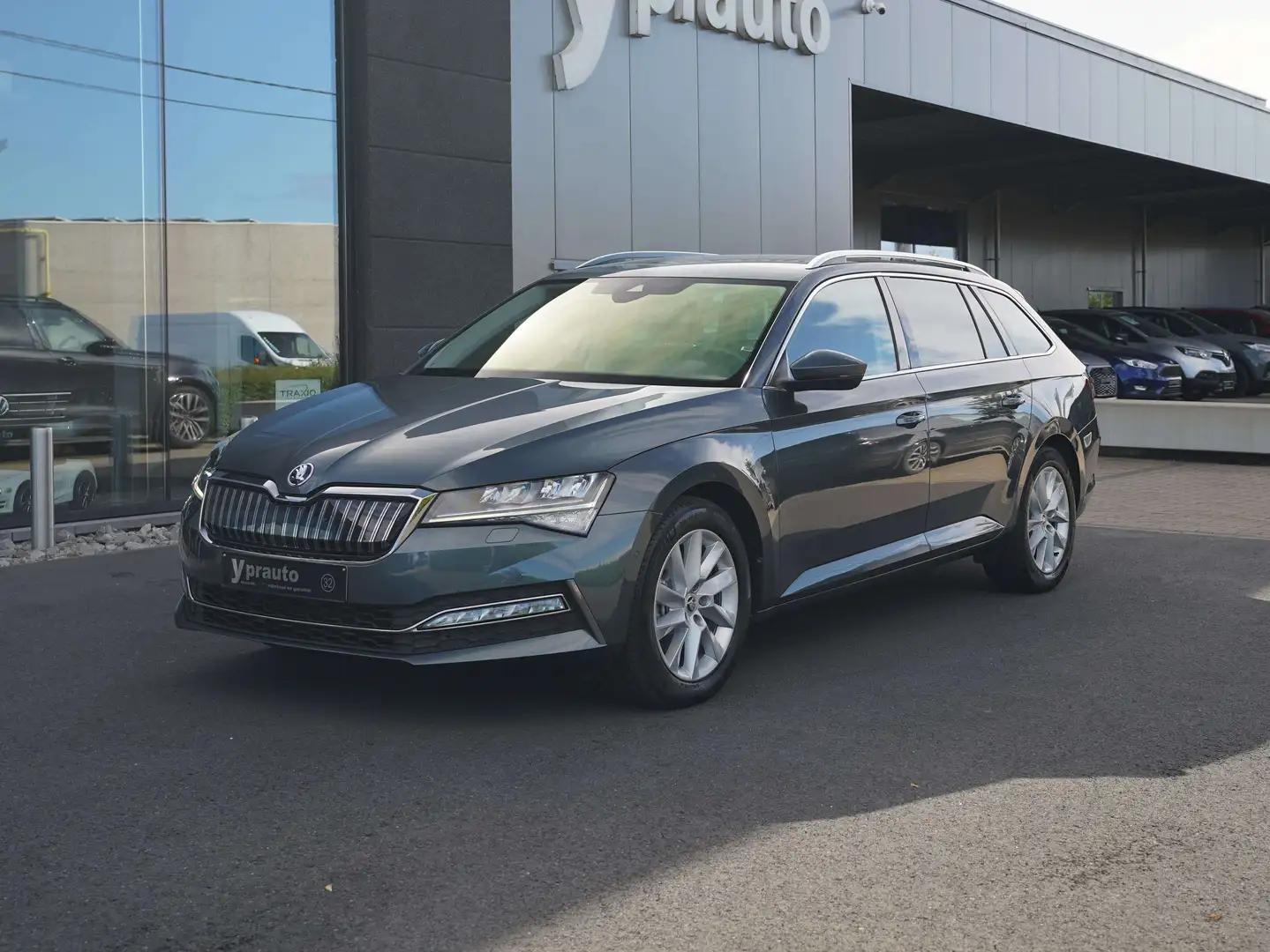 Skoda Superb Combi 1.4 T Hybrid DSG Memory Camera Leder Virtual Gris - 1